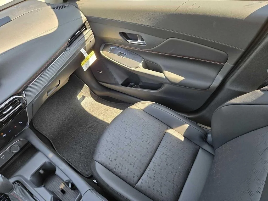 2026 Nissan Sentra SR - Photo 14