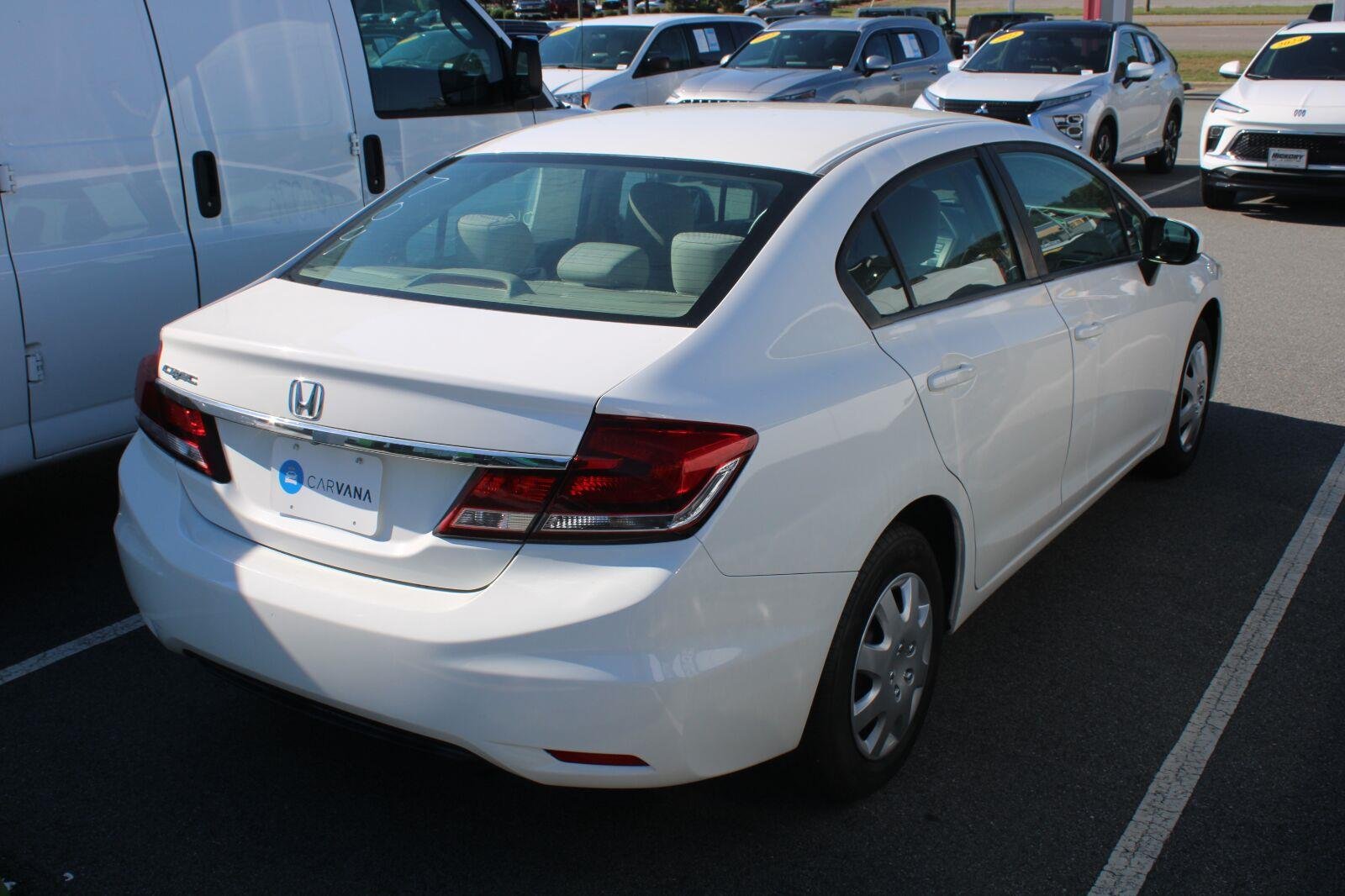 Used 2015 Taffeta White Honda LX image 6