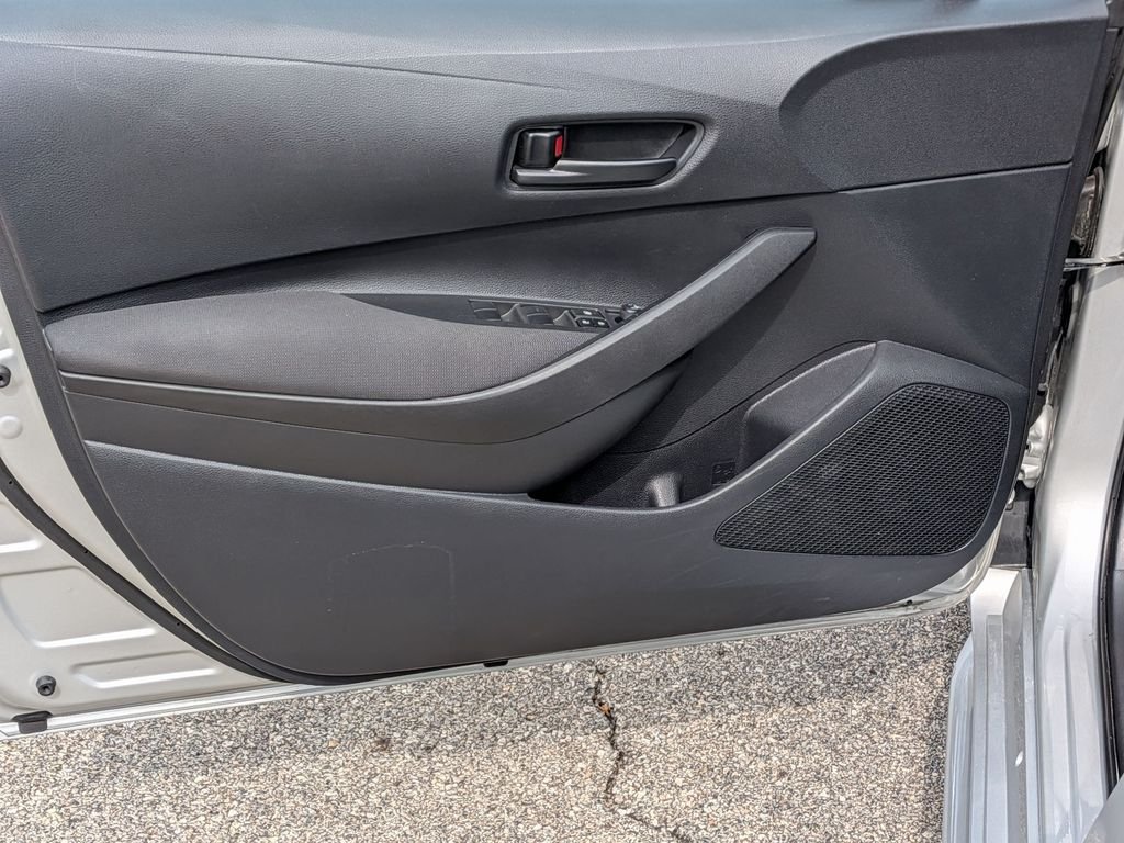 Used 2025 Silver Toyota LE image 18