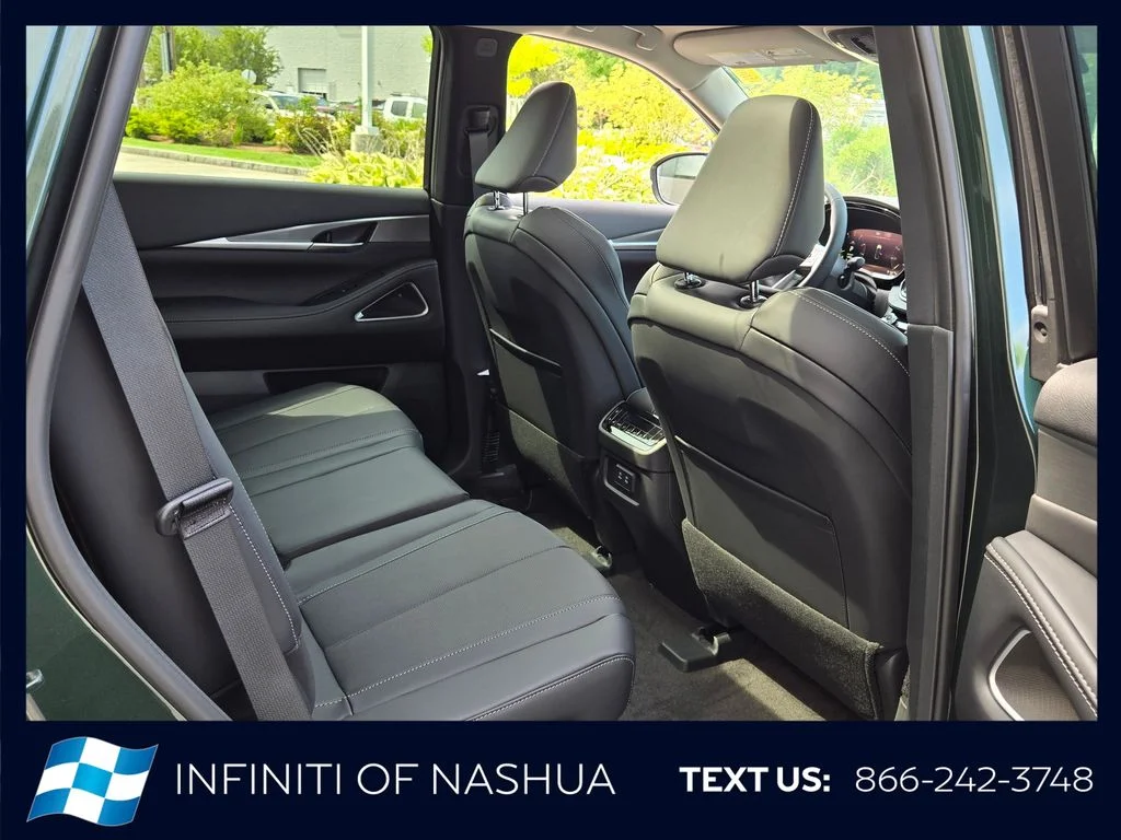 New 2027 DEEP EMERALD INFINITI Luxe AWD image 18