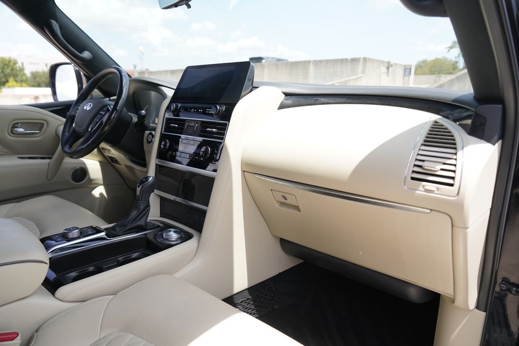Used 2024 Black INFINITI Sensory image 21
