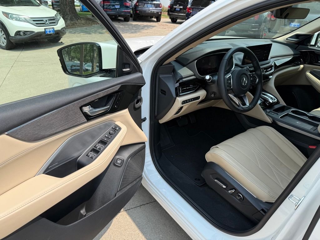 Used 2026 Solar Silver Metallic Acura Advance Package image 11