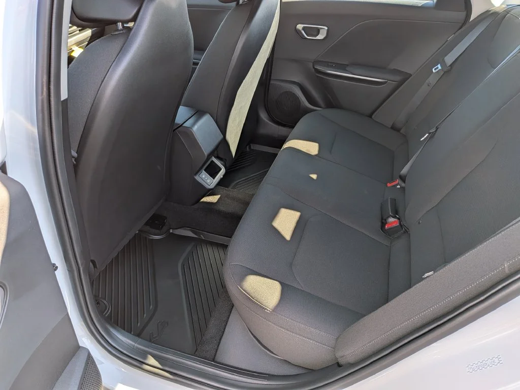 New 2027 Snow White Pearl Kia LXS image 46