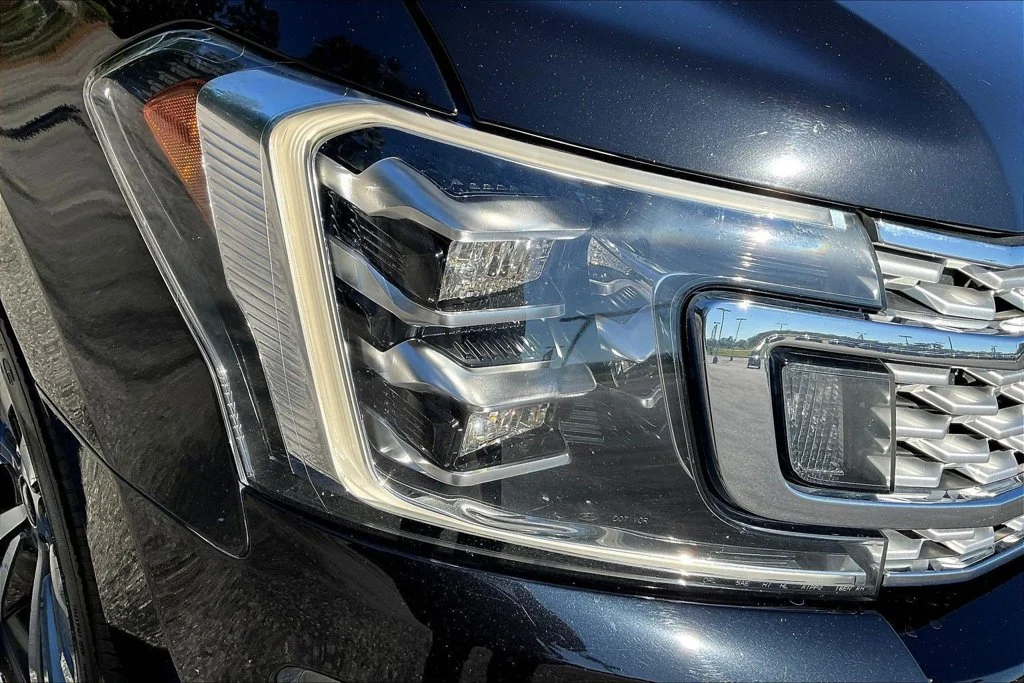 Used 2020 Black Ford Platinum image 35
