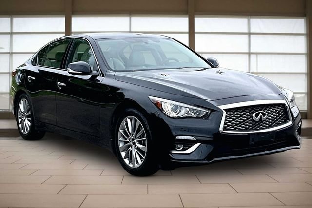 Used 2023 Black INFINITI LUXE image 12