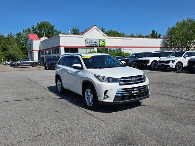 Used 2017 Blizzard Pearl Toyota Limited image 34