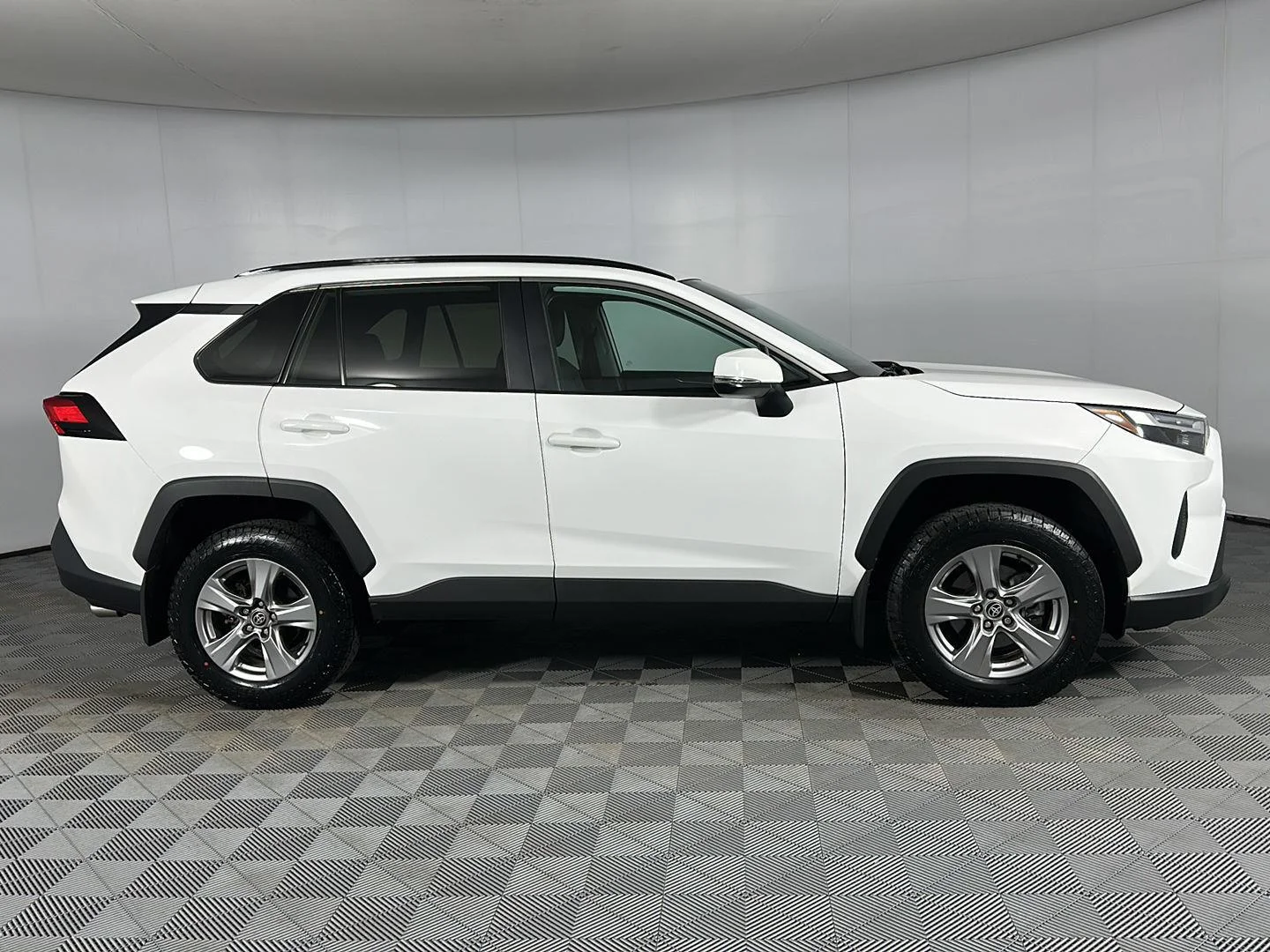 Used 2024 Ice Cap Toyota XLE image 26