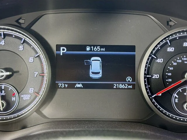 Used 2023 White Hyundai SEL image 12