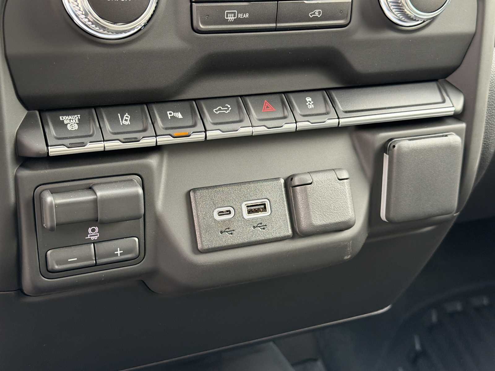2026 GMC Sierra 3500HD Pro - Photo 29