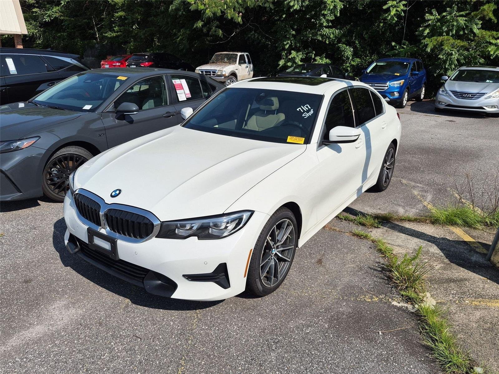 Used 2019 Alpine White BMW 330i image 3