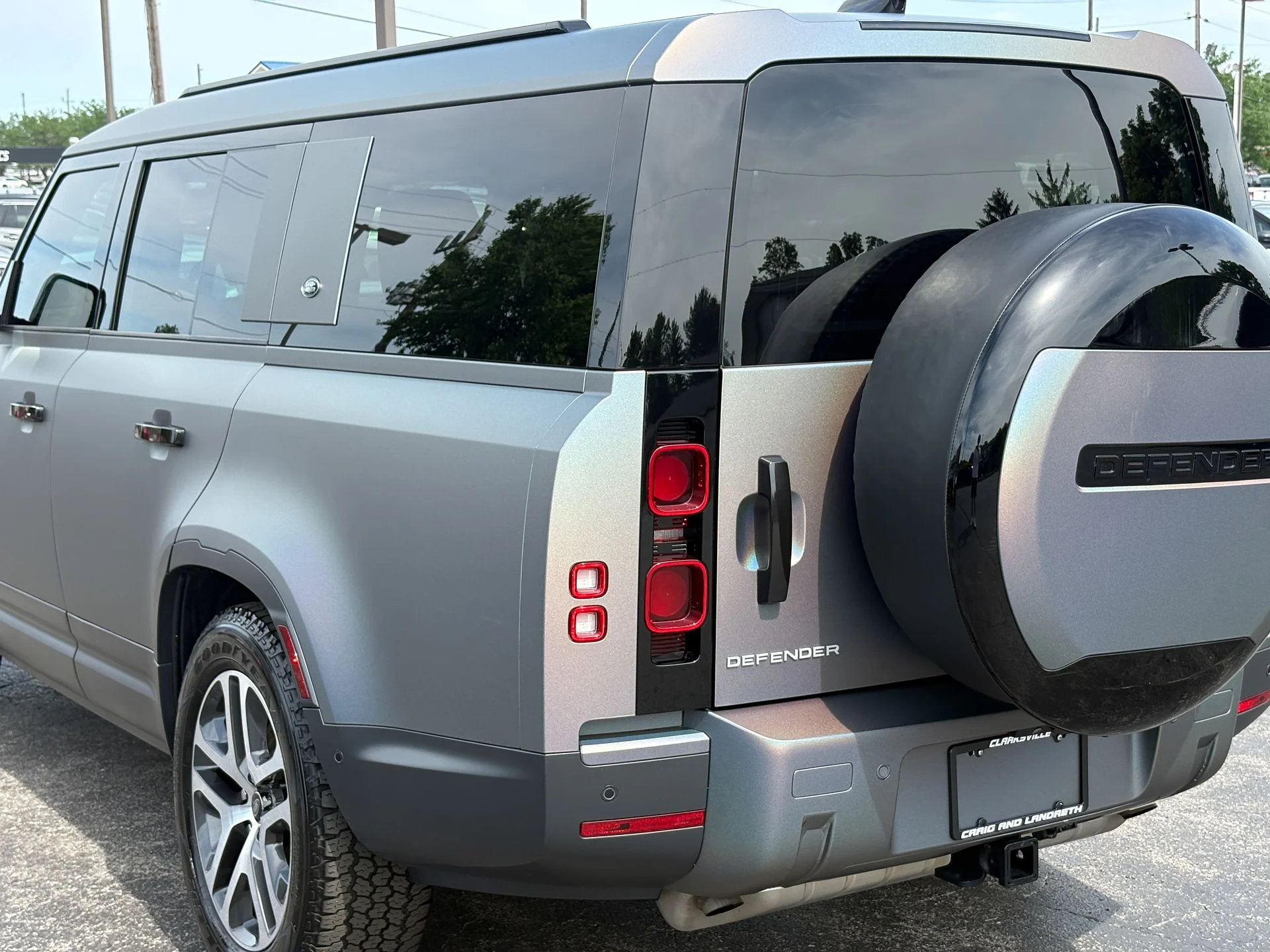 Used 2024 Gray Land Rover P300S image 16