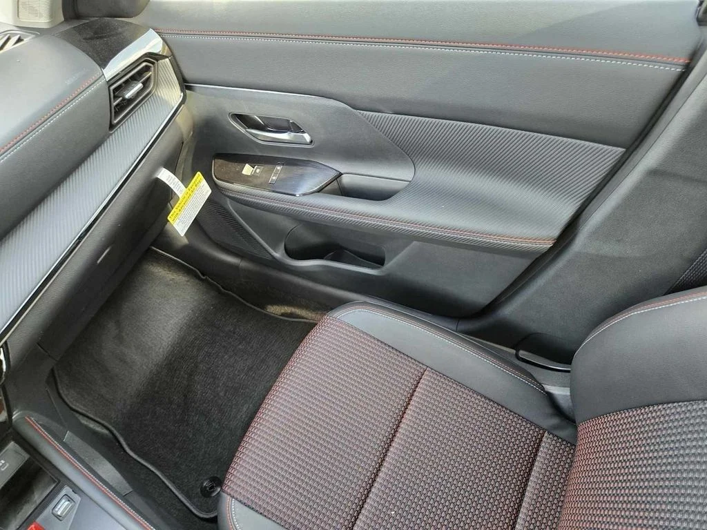 2025 Nissan Kicks SR - Photo 14