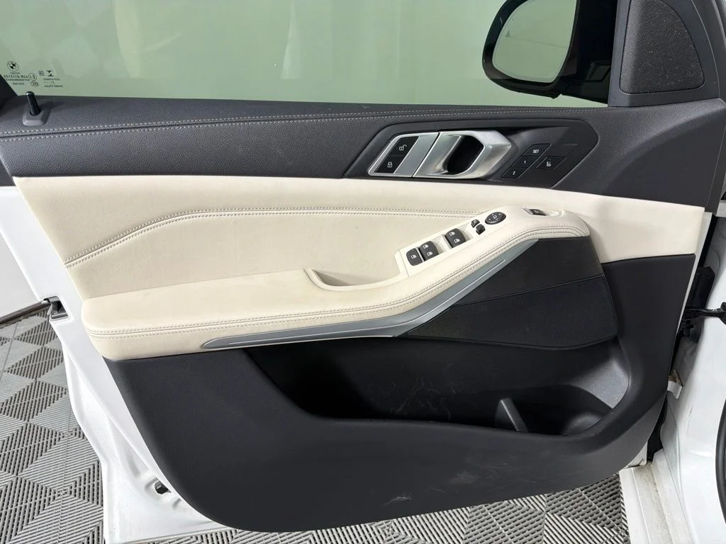 Used 2022 Mineral White Metallic BMW xDrive40i image 21