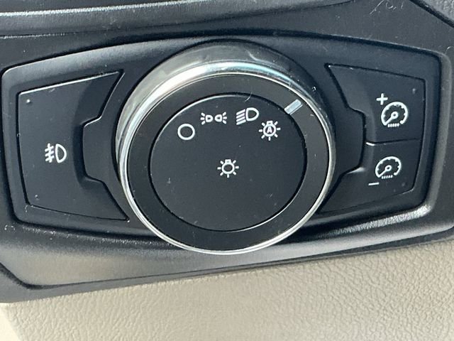 Used 2012 White Ford SE image 16