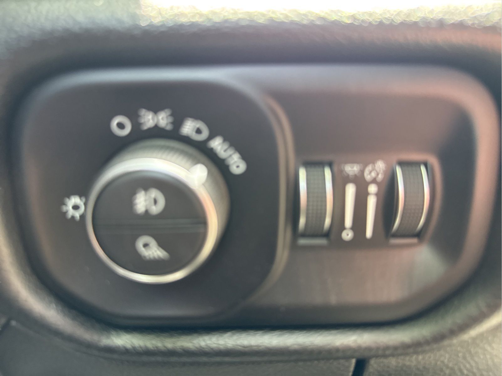 Used 2019 Silver Ram Laramie image 41