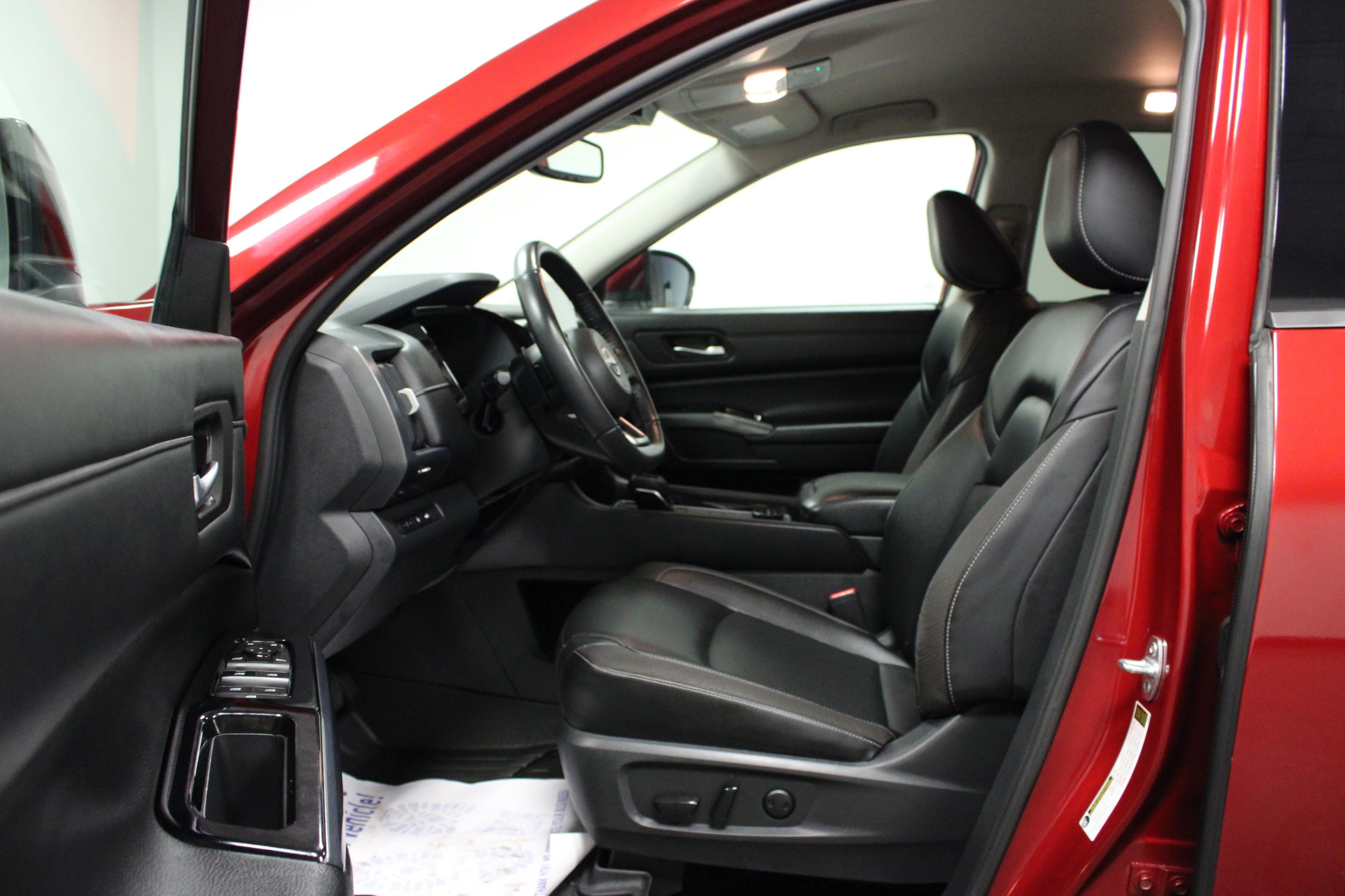 Used 2022 Scarlet Ember Tintcoat Nissan SL image 12