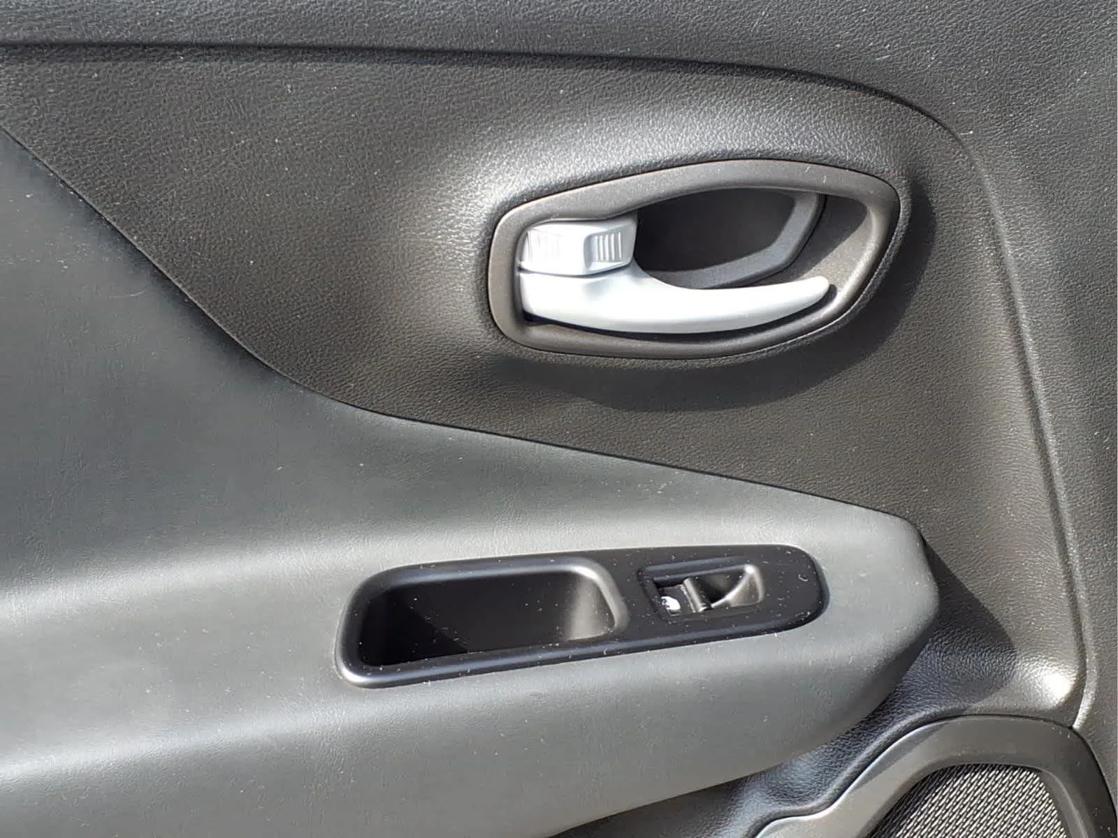Used 2023 Black Clearcoat Jeep Latitude image 29