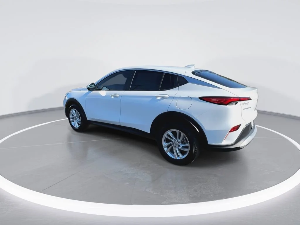 New 2026 Summit White Buick Preferred image 6