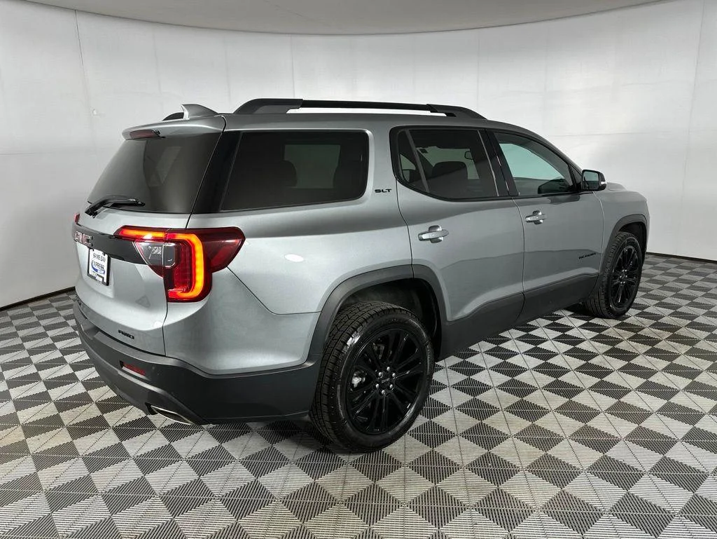 Used 2023 Sterling Metallic GMC SLT image 30