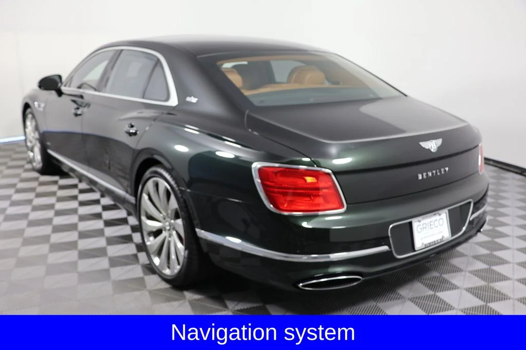 Used 2021 Midnight Emerald Bentley W12 image 10