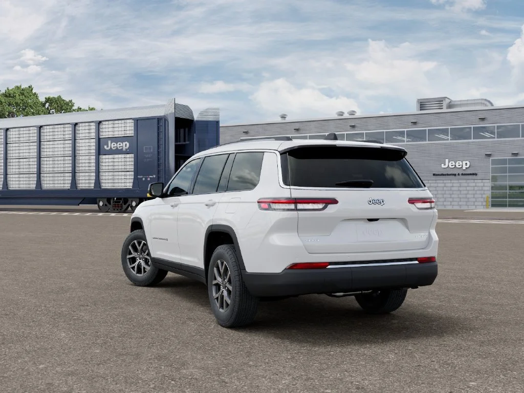 New 2027 White Jeep Laredo X image 3