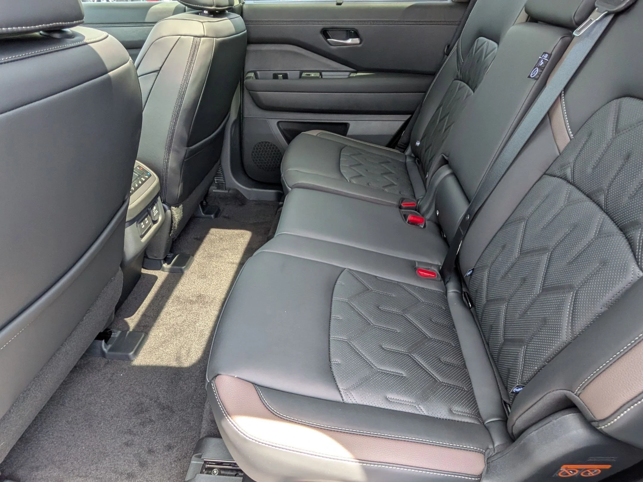 New 2026 Boulder Gray Pearl Nissan Platinum image 21