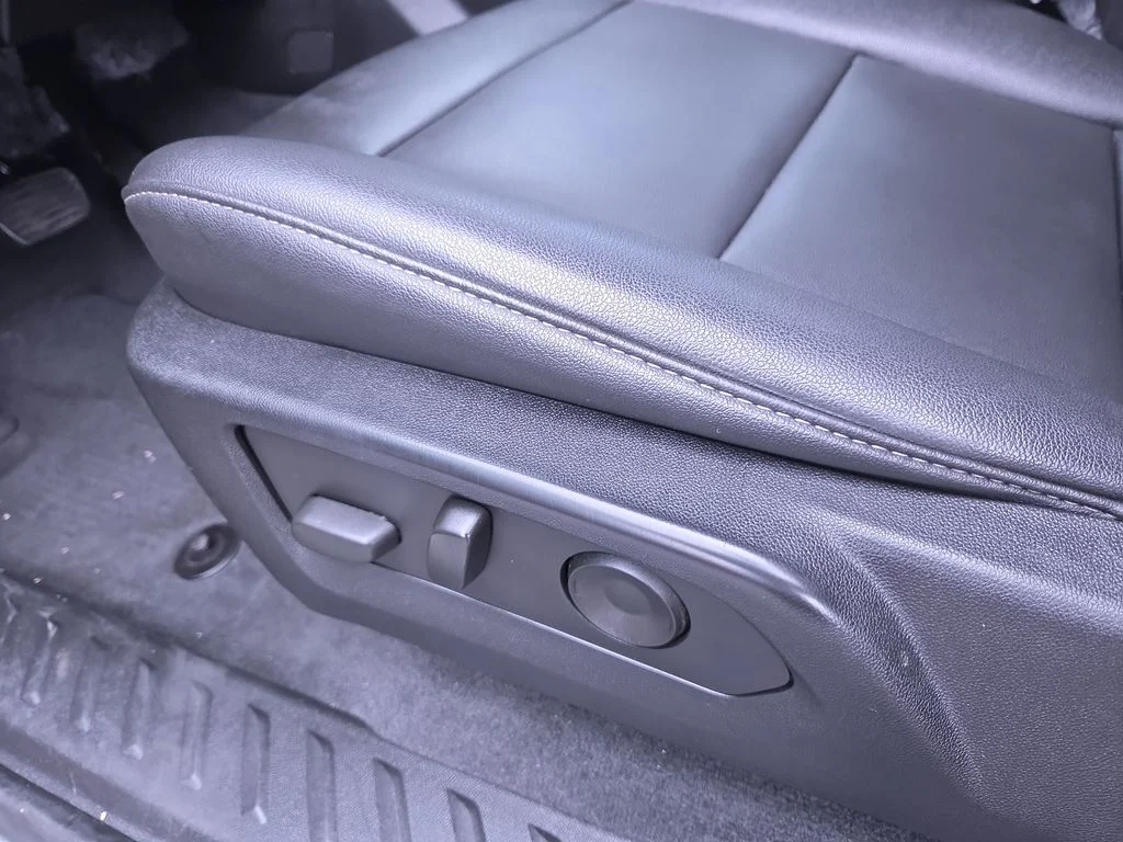 Used 2023 Gray Chevrolet LT image 13
