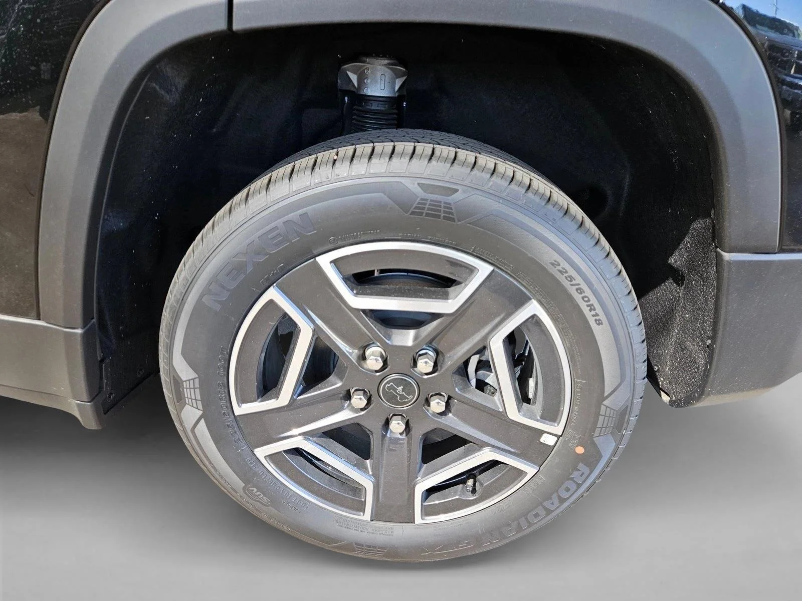 New 2026 Diamond Black Crystal Pearlcoat Jeep Laredo image 10