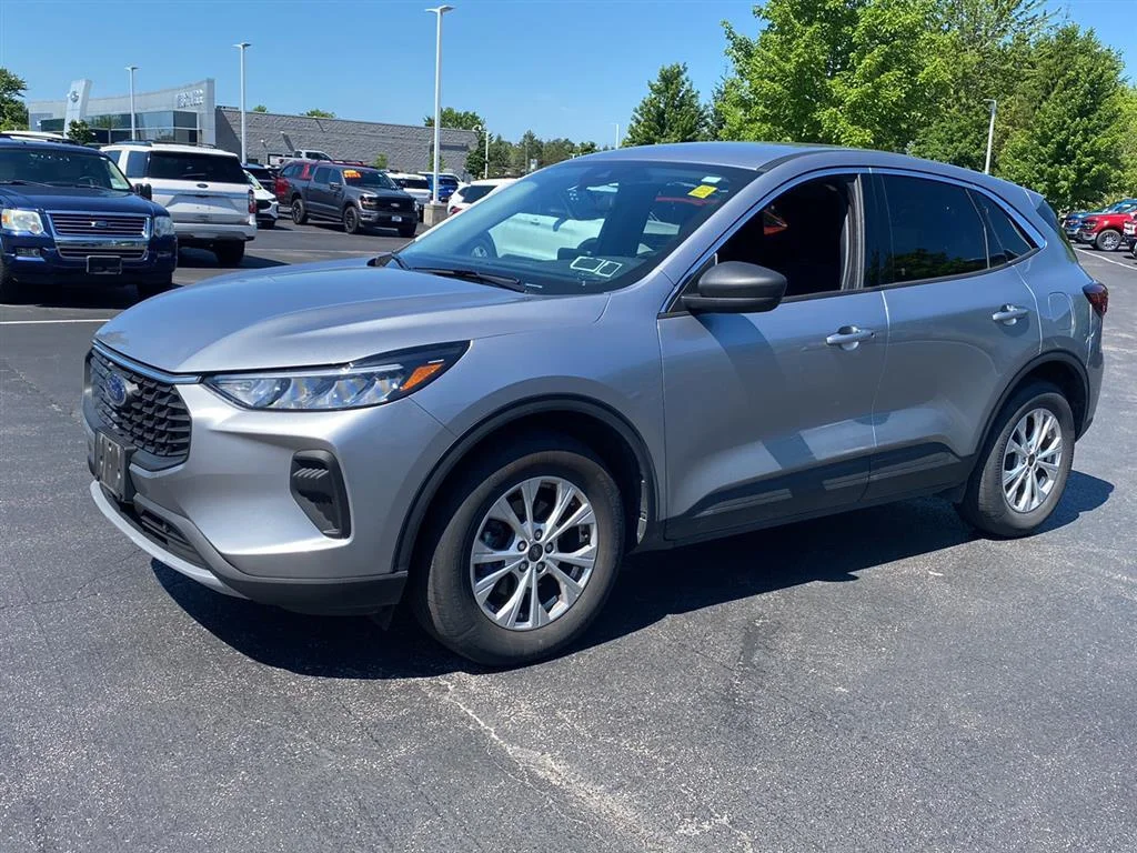 Used 2023 Iconic Silver Ford Active image 6