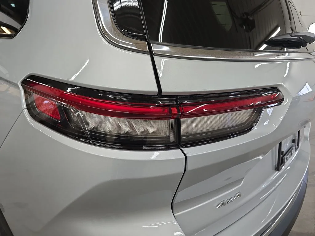 Used 2023 Silver Jeep Limited image 36