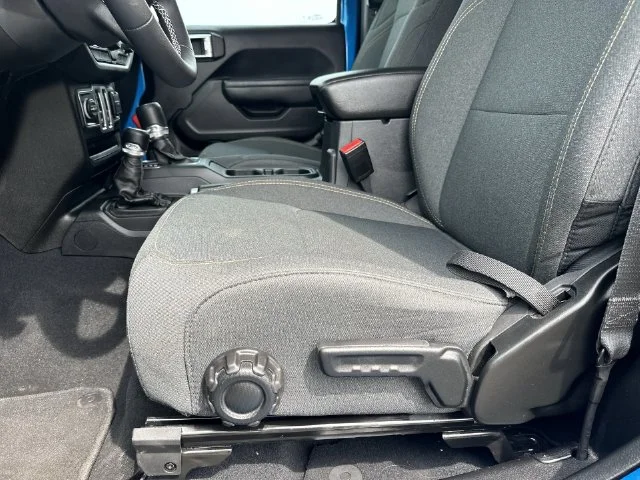 Used 2025 Blue Pearl Jeep Sport S image 17