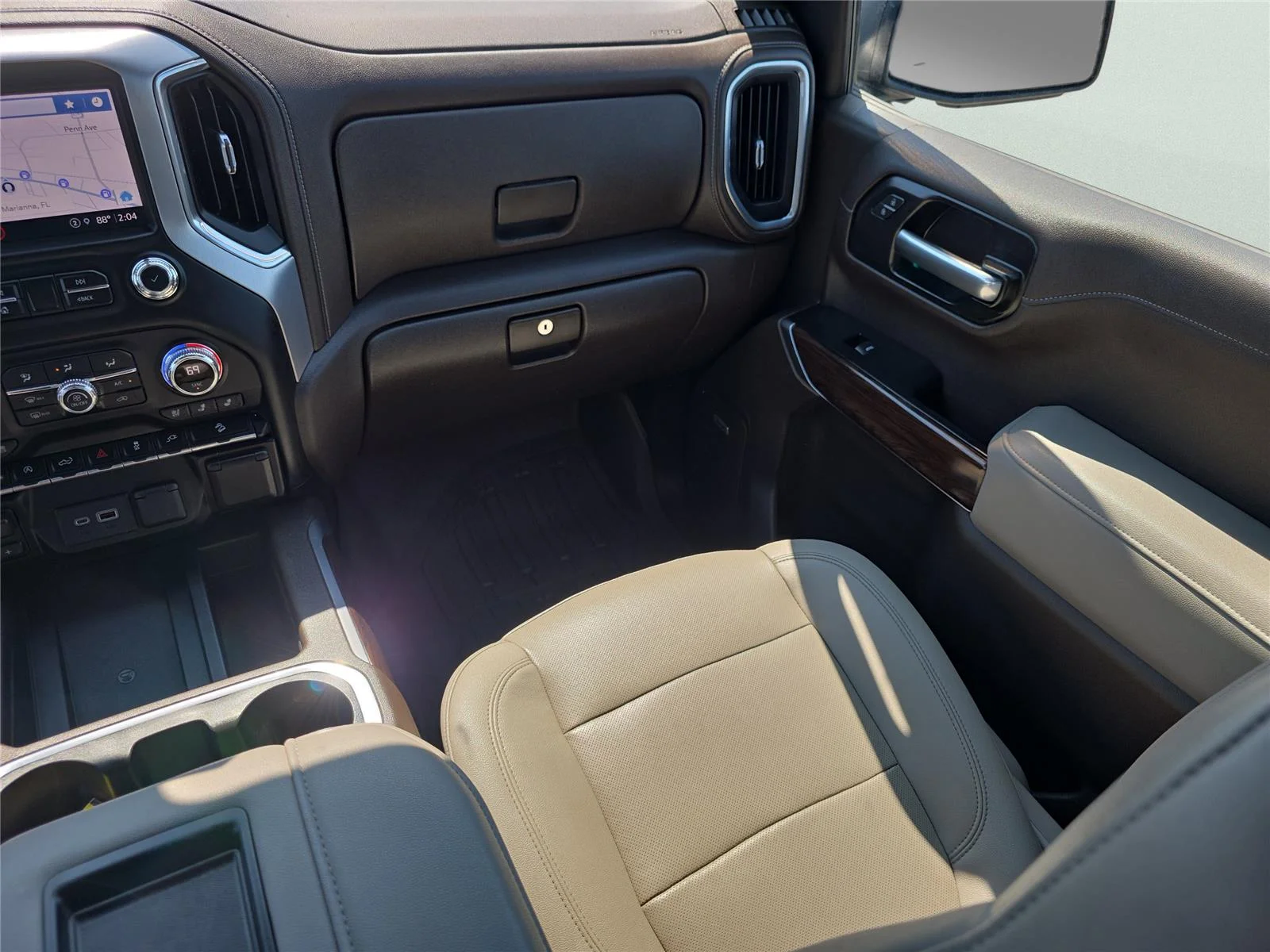 Used 2021 Onyx Black GMC SLT image 16