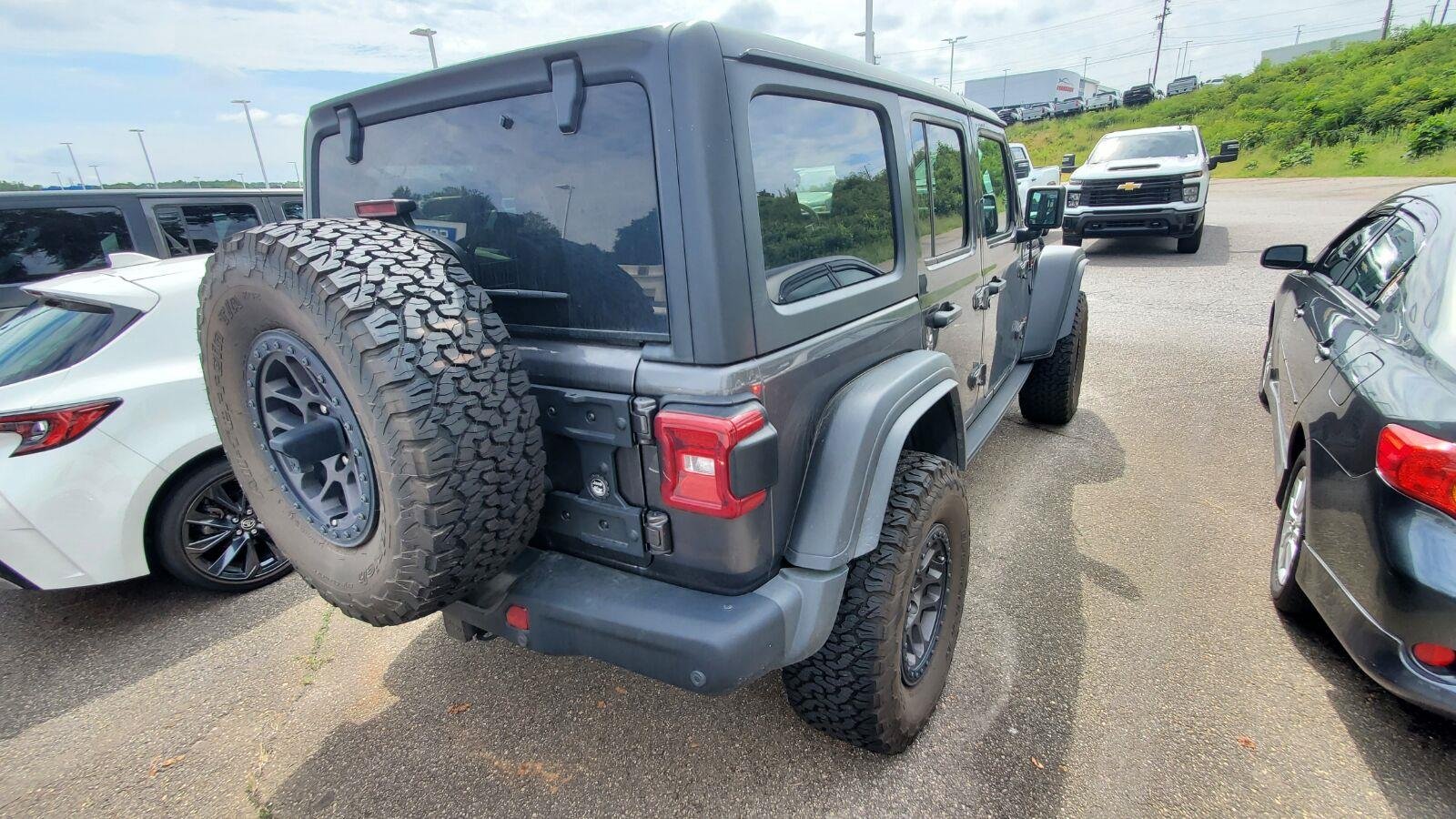 Used 2022 Granite Crystal Metallic Clearcoat Jeep Unlimited Rubicon image 9