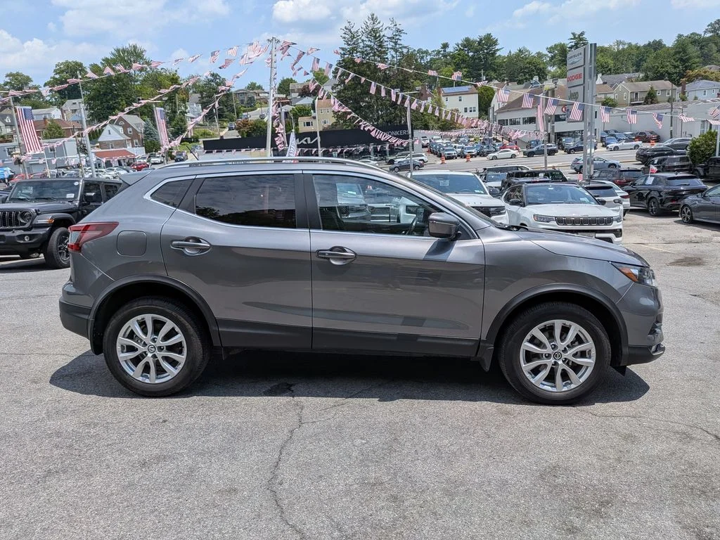 Used 2021 Gray Nissan SV image 5