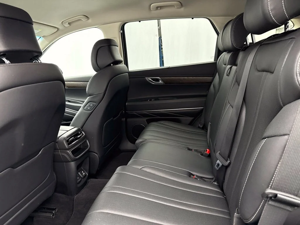 Used 2024 Savile Silver Genesis 2.5T image 17