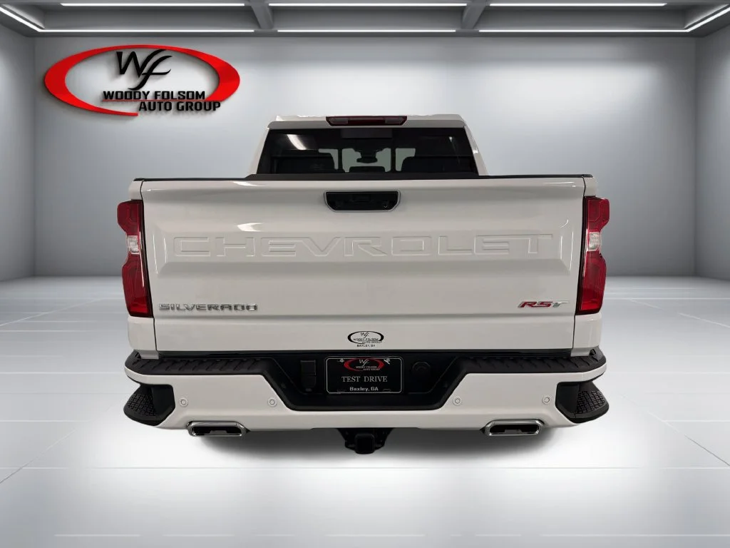 New 2026 Summit White Chevrolet RST image 7