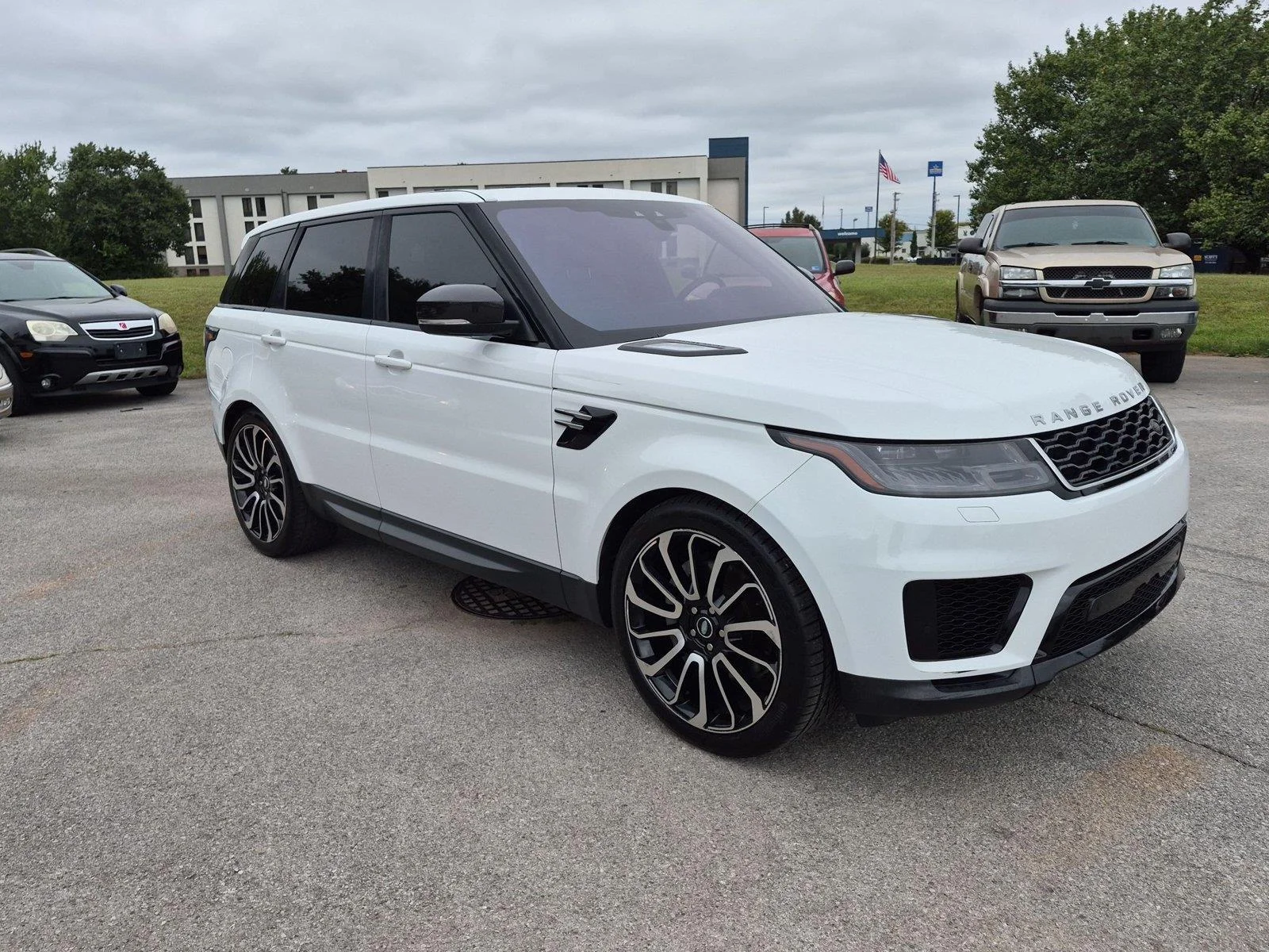 Used 2018 Fuji White Land Rover SE image 7