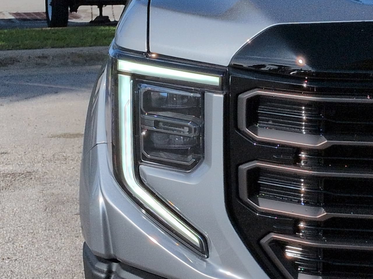 Used 2026 Sterling Metallic GMC AT4X image 9