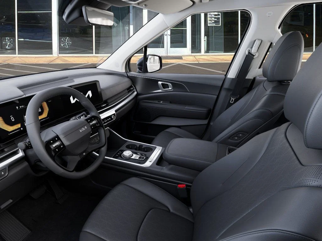 New 2027 Ivory Silver Kia EX image 17