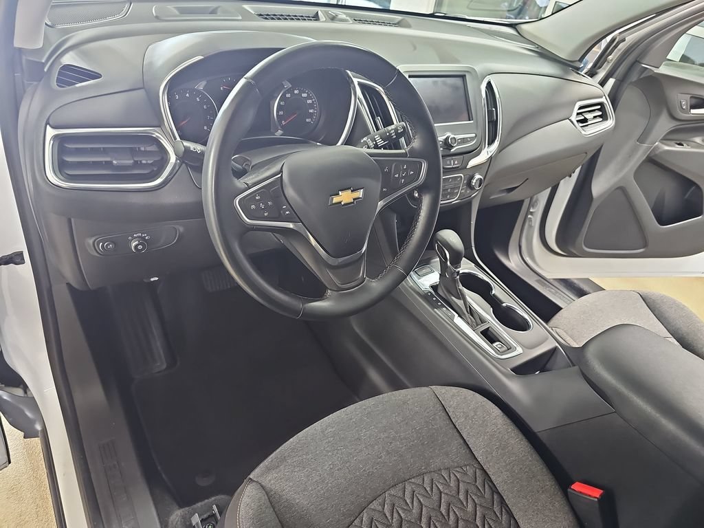 Used 2023 Iridescent Pearl Tricoat Chevrolet LT image 21