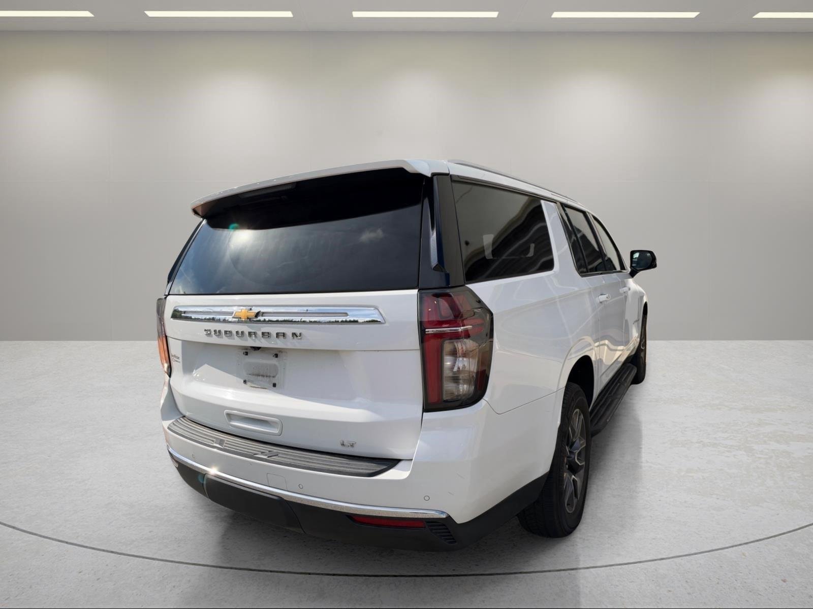 Used 2023 Iridescent Pearl Tricoat Chevrolet LT image 6