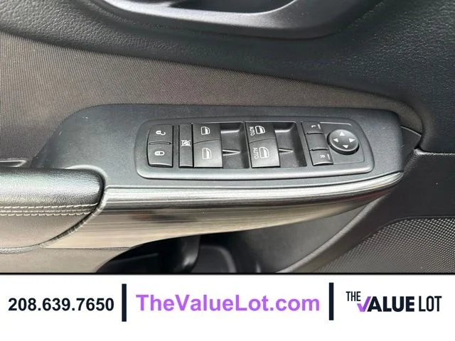 Used 2016 Red Jeep Latitude image 21