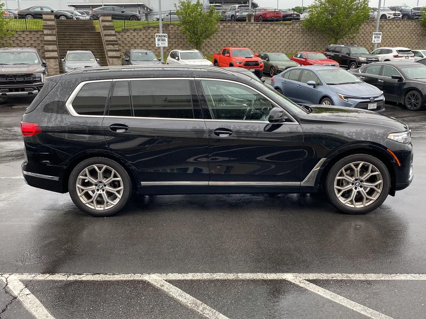 Used 2022 Black Sapphire Metallic BMW xDrive40i image 2