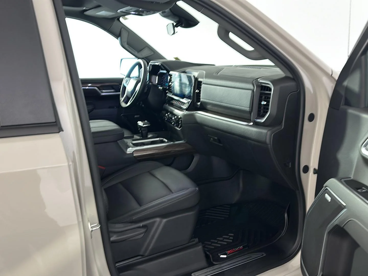 Used 2026 White Sands Chevrolet RST image 26