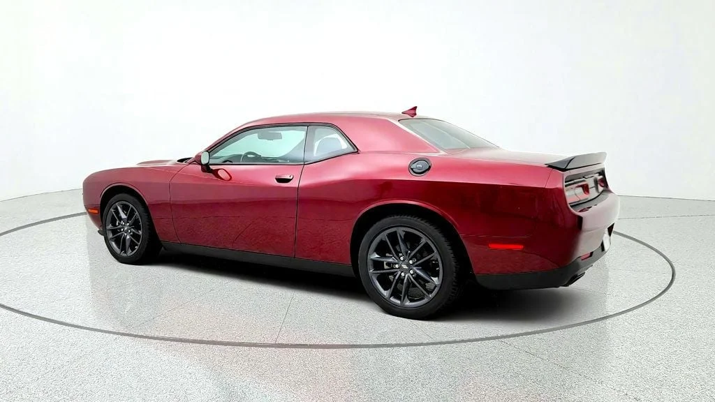 Used 2023 Octane Red Pearlcoat Dodge SXT AWD image 7