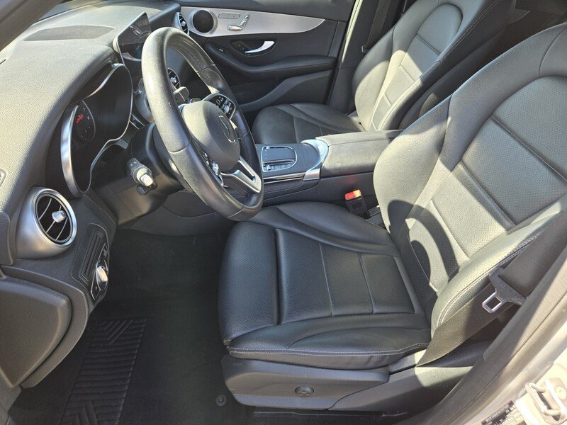 Used 2020  Mercedes-Benz GLC 300 image 11