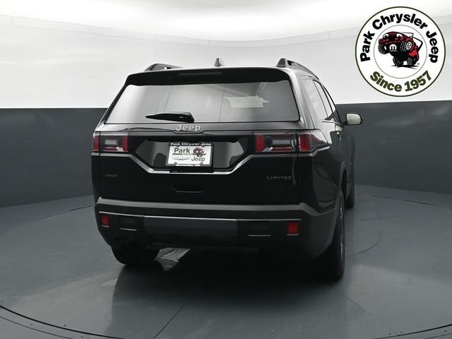 New 2026 Diamond Black Crystal Pearl-Coat Exterior Paint Jeep Limited image 5