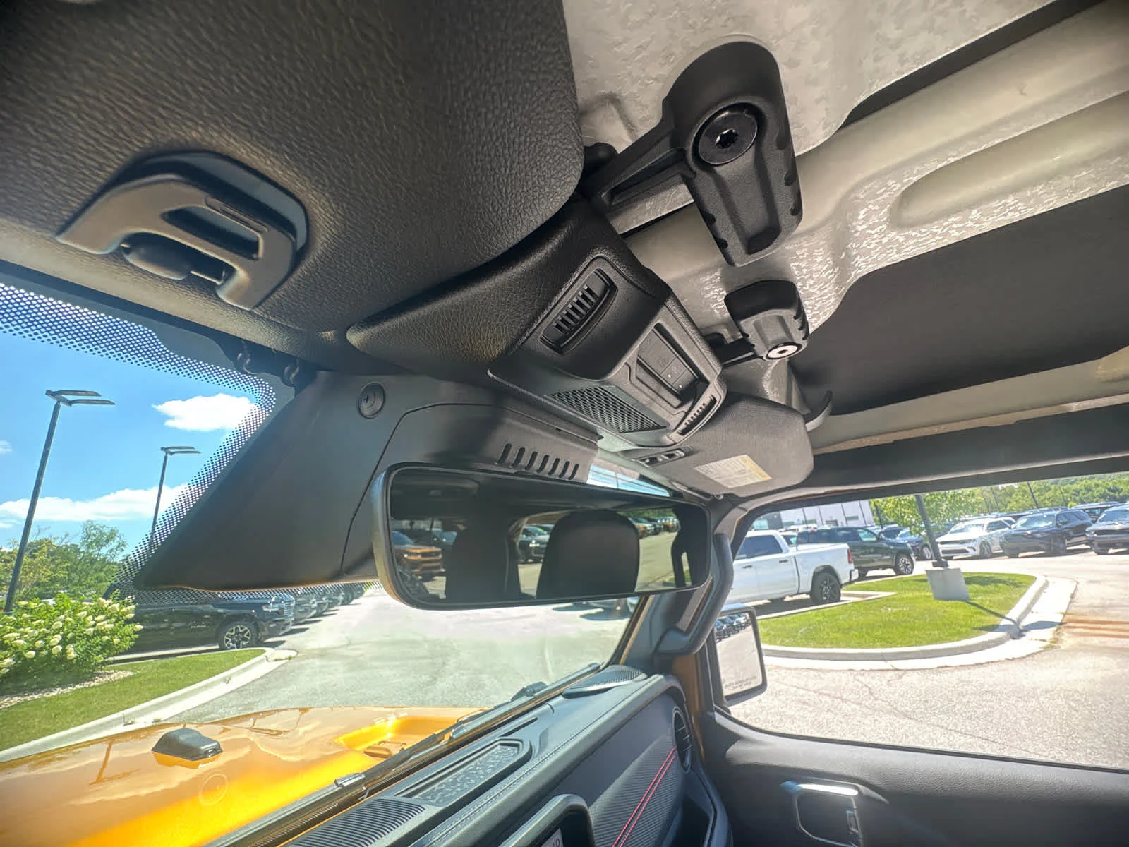 New 2026 Goldilocks Exterior Paint Jeep Rubicon X image 30