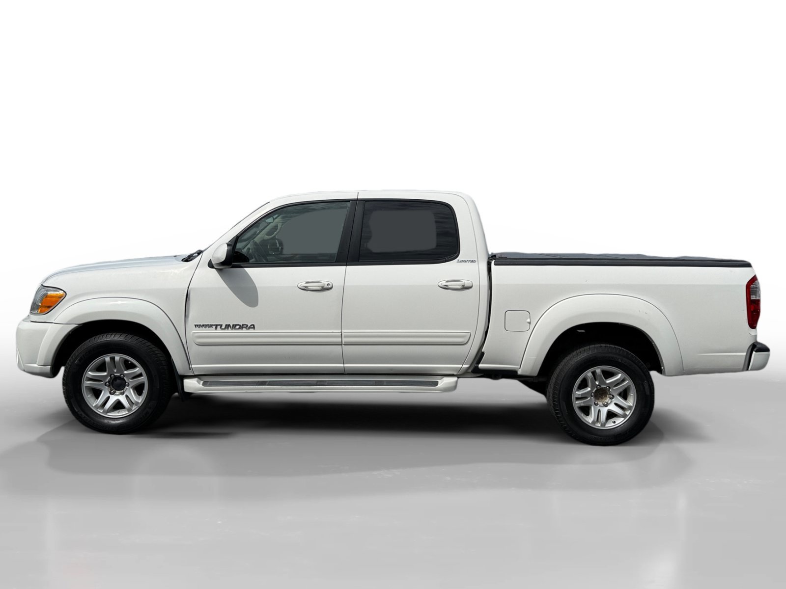 Used 2006 Natural White Toyota Limited image 2