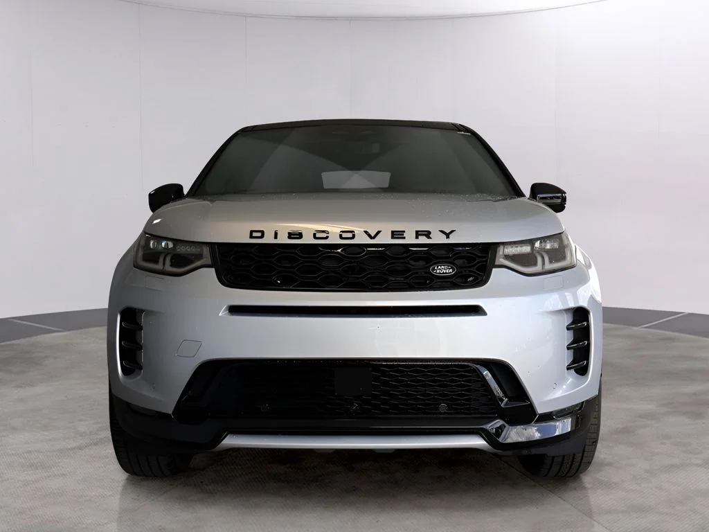 Certified Used 2025 Hakuba Silver Metallic Land Rover SE image 2